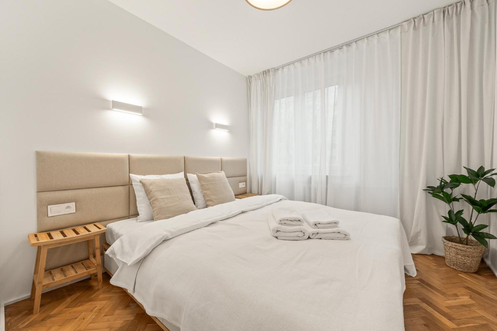 Rentplanet - Apartamenty Przy Palacu Kultury I Nauki วอร์ซอ ภายนอก รูปภาพ